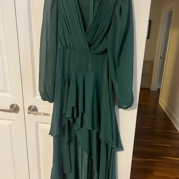 Showpo Claudita long sleeve high low hem maxi dress in emerald - Picture 4 of 4